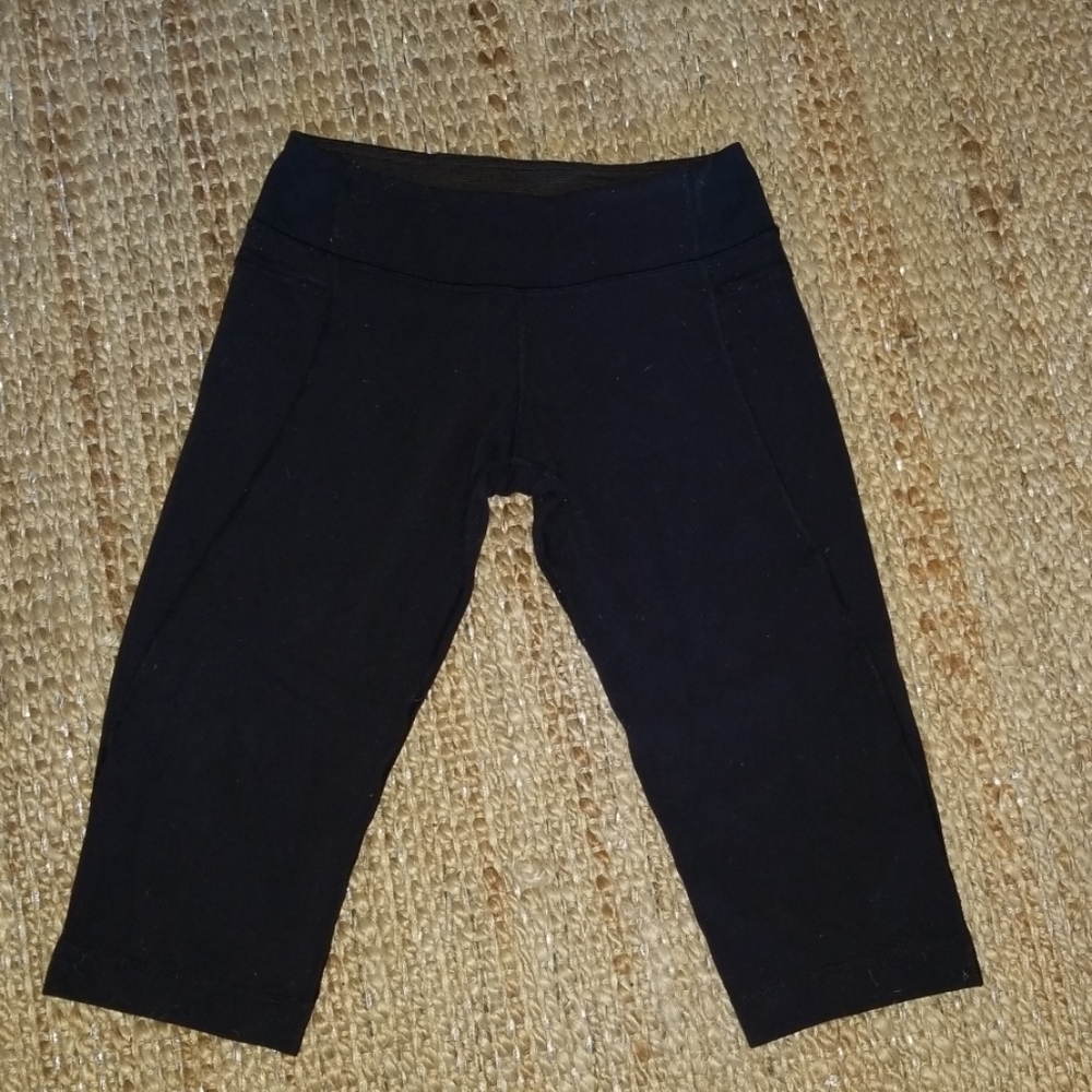 Lululemon reversible cropped leggings size 4